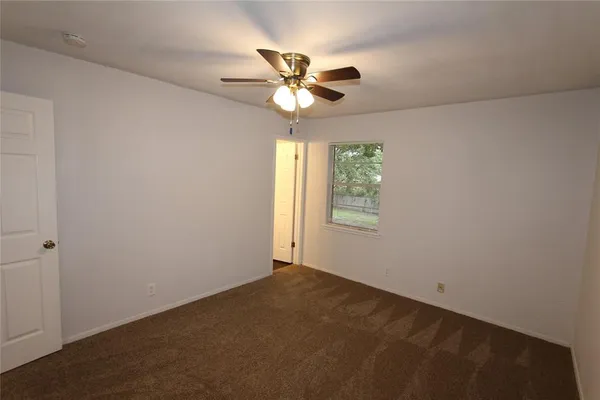 $1,550 | 737 Holiday Drive, Sherman, TX 75090