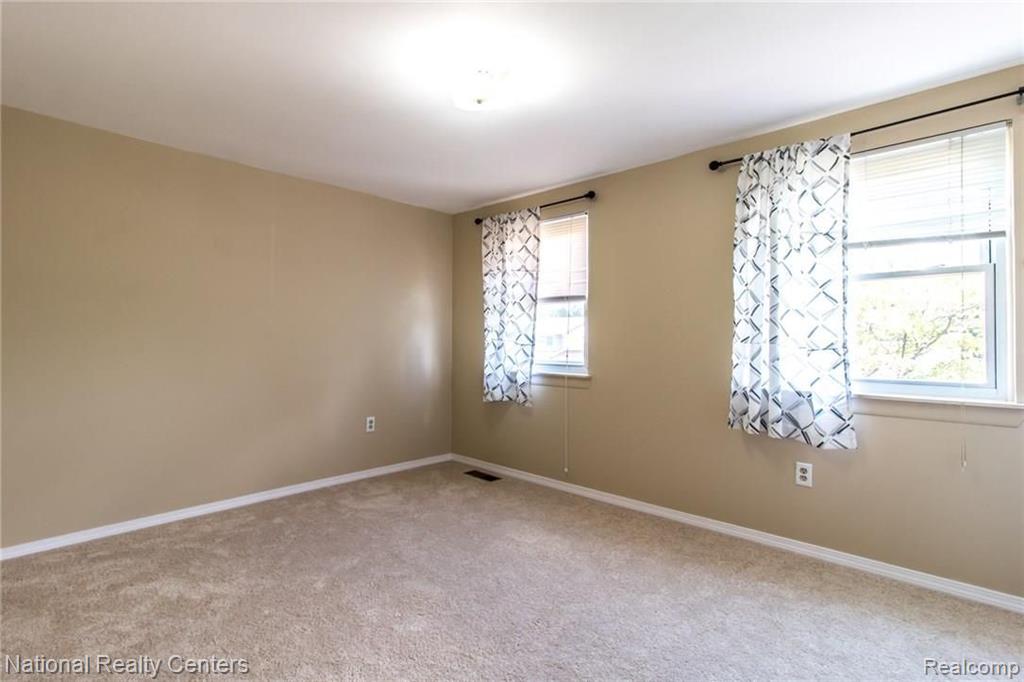 752 Lion Street Rochester Hills, MI 48307 - Photo 17 of 24