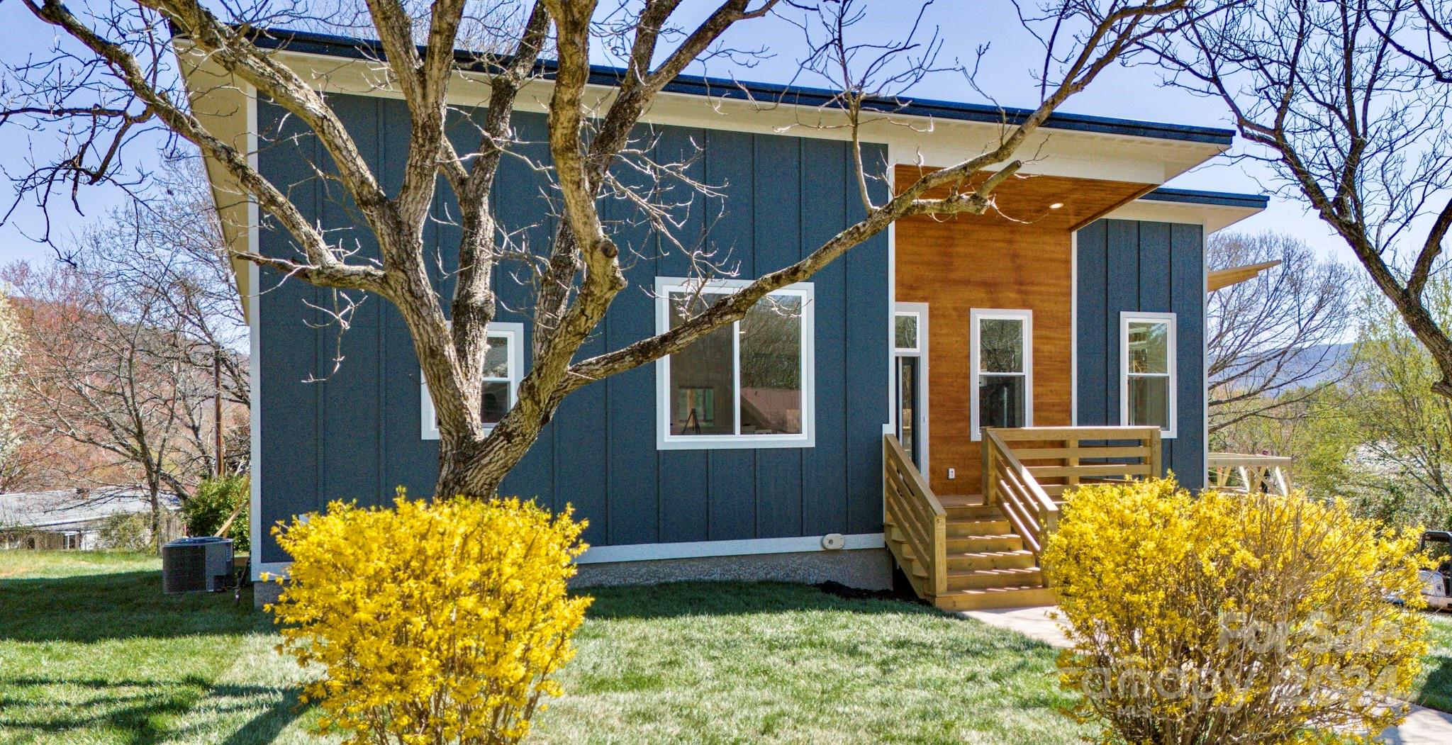 35 North Pershing Road Asheville, NC 28805 - Photo 1 of 24 Gallery Image 1