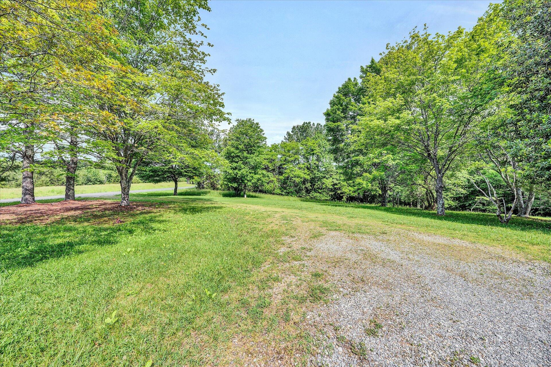 5315 Scruggs Road Moneta, VA 24121 - Photo 25 of 32 25-DSC00004
