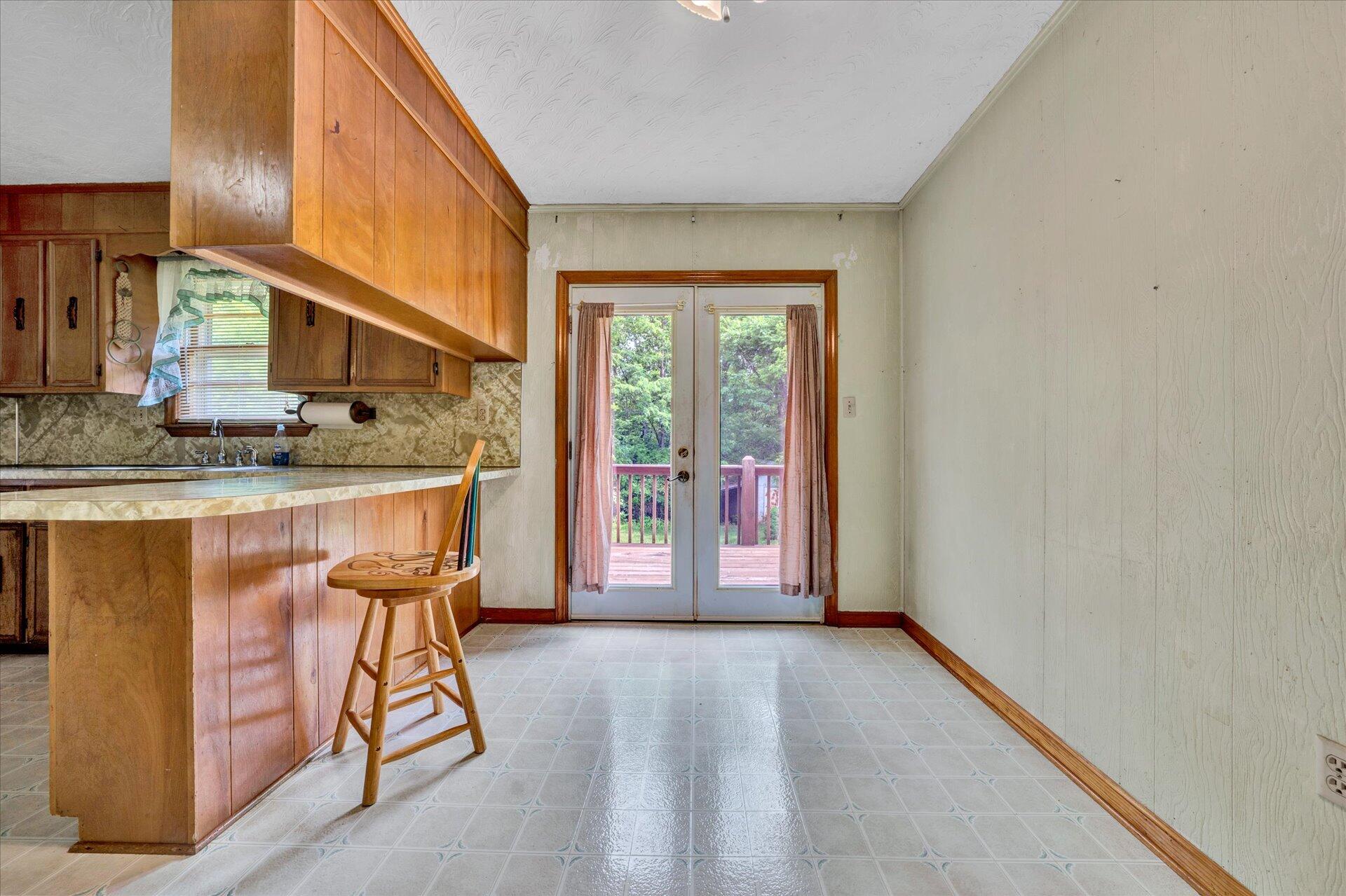 5315 Scruggs Road Moneta, VA 24121 - Photo 6 of 32 06-DSC00019