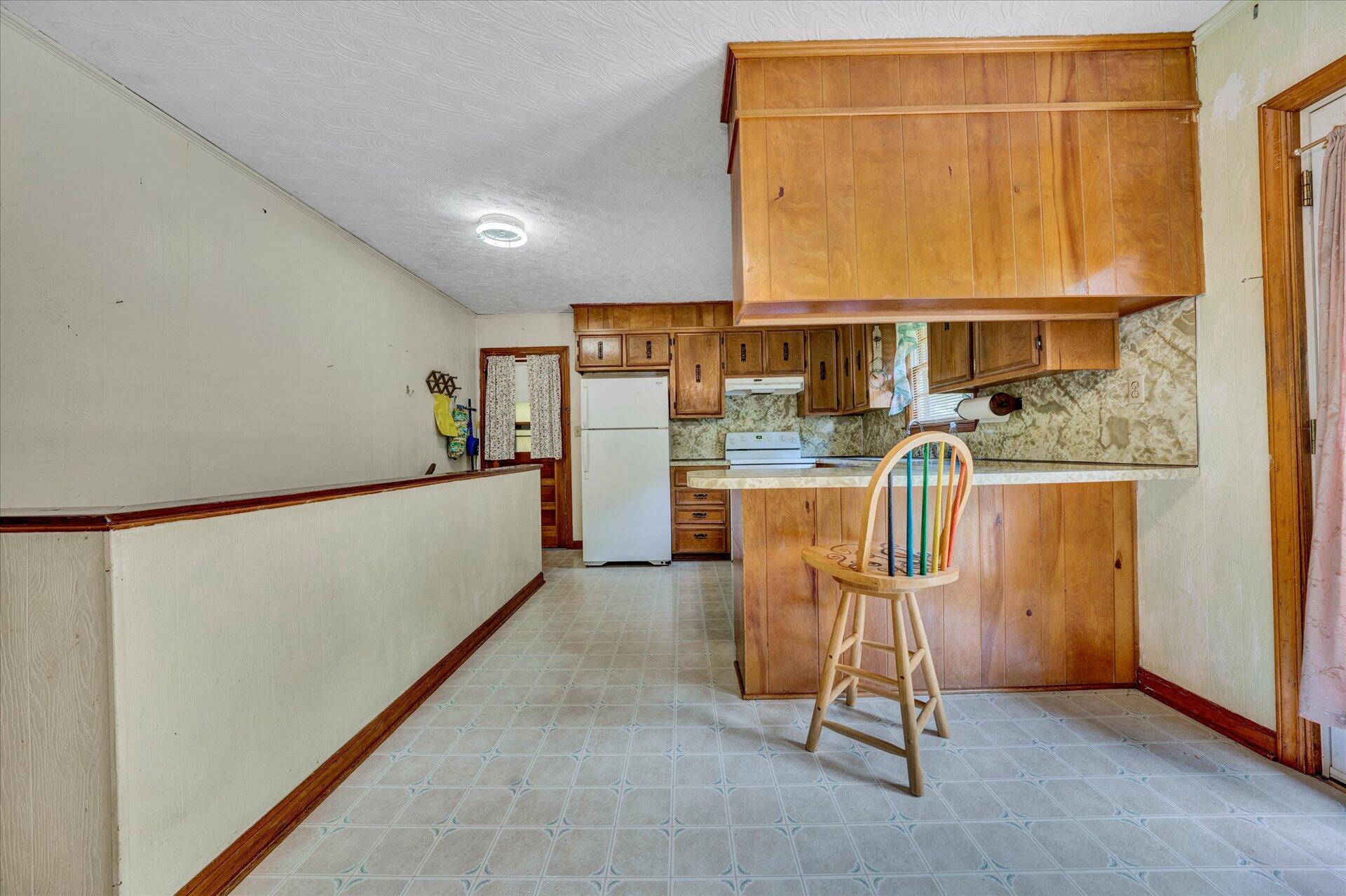 5315 Scruggs Road Moneta, VA 24121 - Photo 8 of 32 08-DSC00022