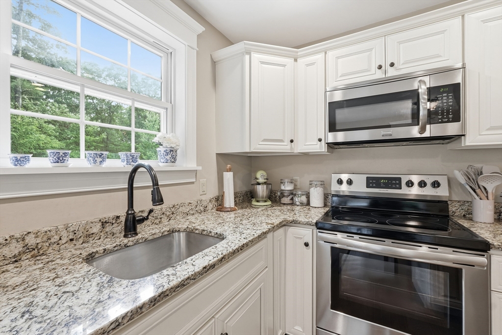 215 Sarty Road Warren, MA 01585 - Photo 8 of 35