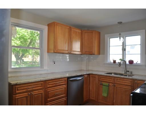 126 Maple Street Middleton, MA 01949 - Photo 4 of 24 Gallery Image 4