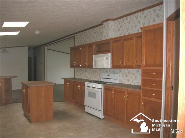 863 Trey Ridge Monroe, MI 48161 - Photo 4 of 19 20023892-3.JPG