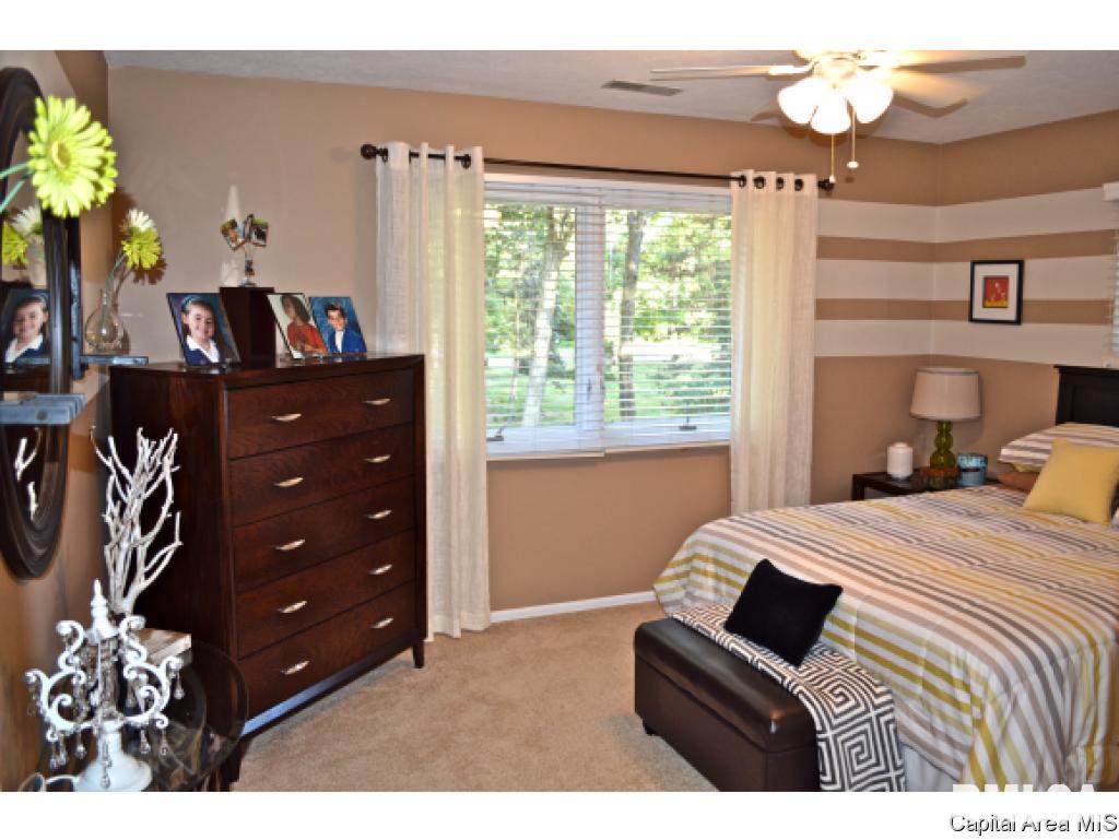 21 Forest Ridge Springfield, IL 62712 - Photo 20 of 36 Gallery Image 20