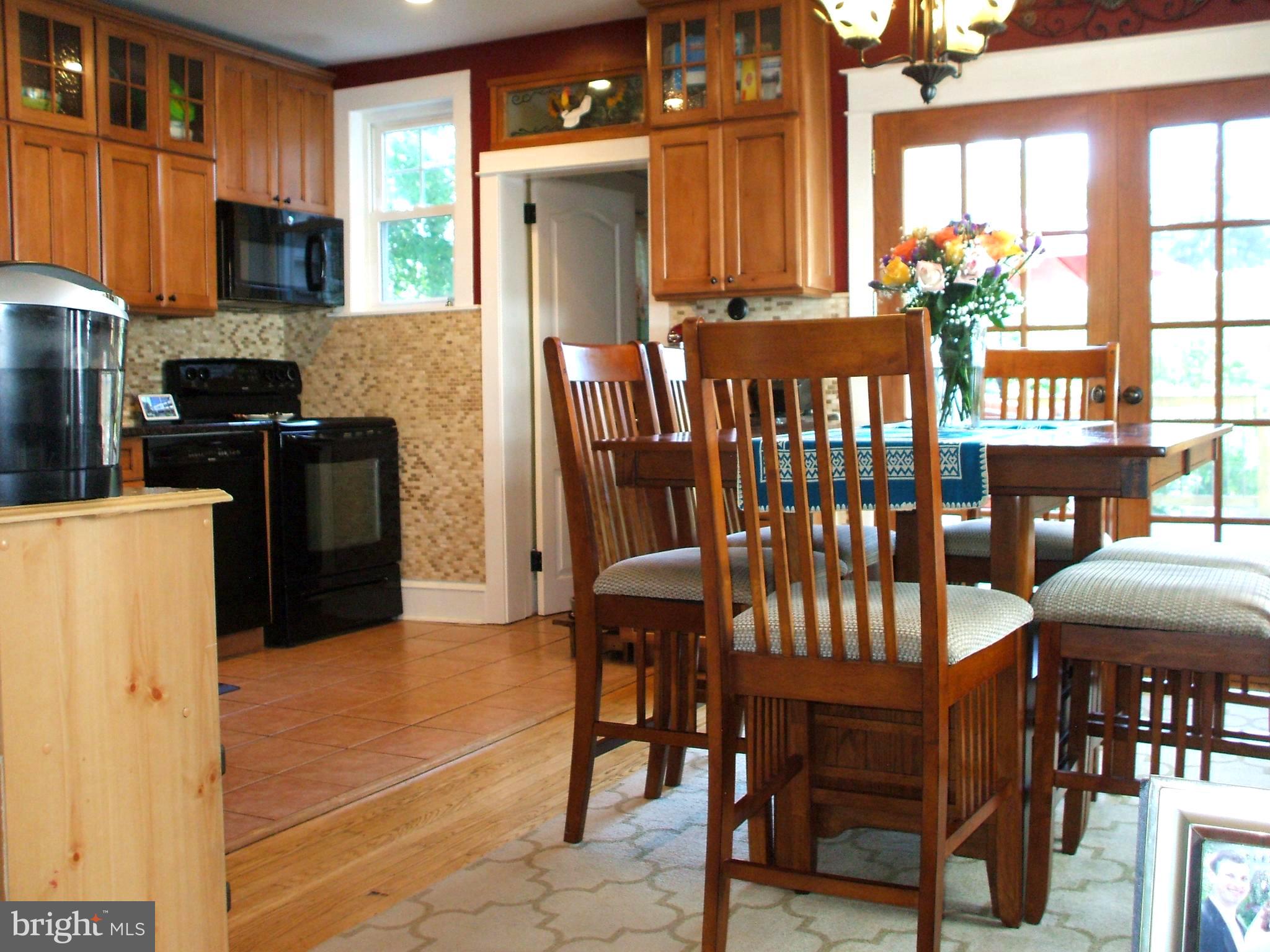 120 Summit Road Media, PA 19063 - Photo 5 of 27 Dining Area Open To The KItchen