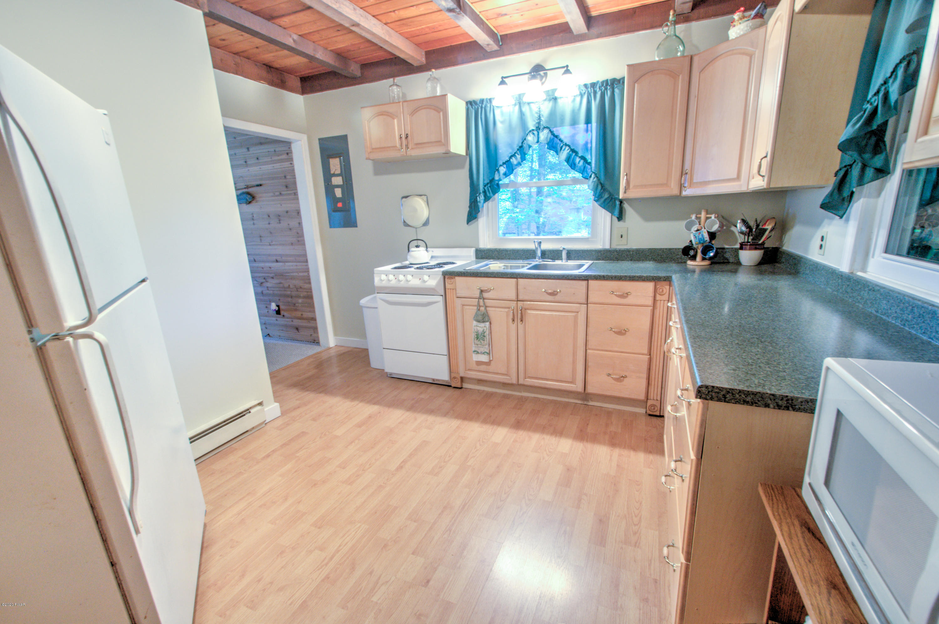 119 Ansley Road Paupack, PA 18451 - Photo 10 of 29