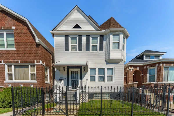 $325,000 | 6929 South Oakley Avenue, Chicago, IL 60636