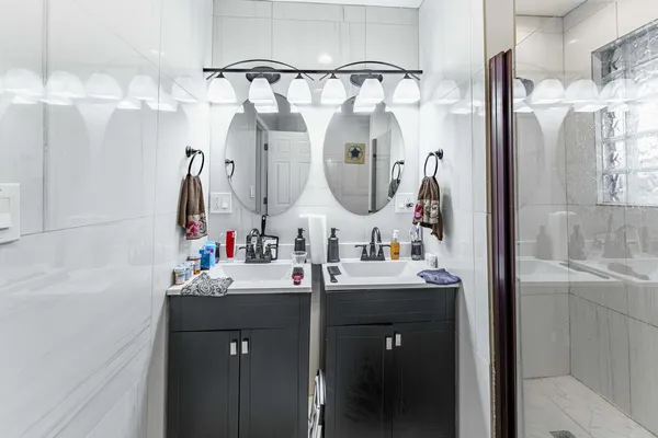 $325,000 | 6929 South Oakley Avenue, Chicago, IL 60636