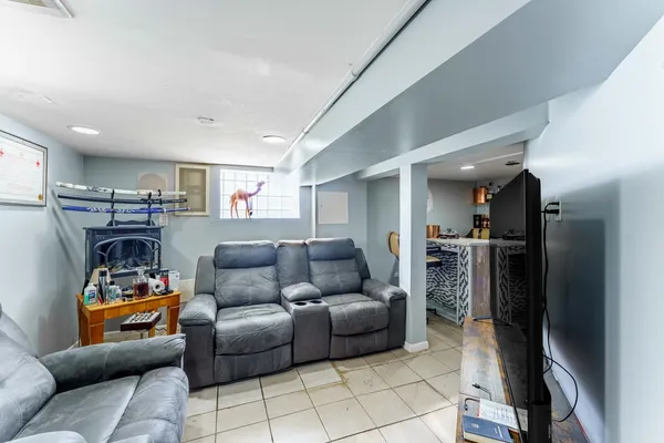 $325,000 | 6929 South Oakley Avenue, Chicago, IL 60636