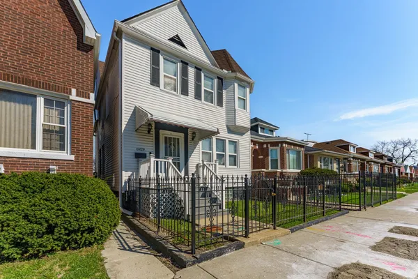 $325,000 | 6929 South Oakley Avenue, Chicago, IL 60636