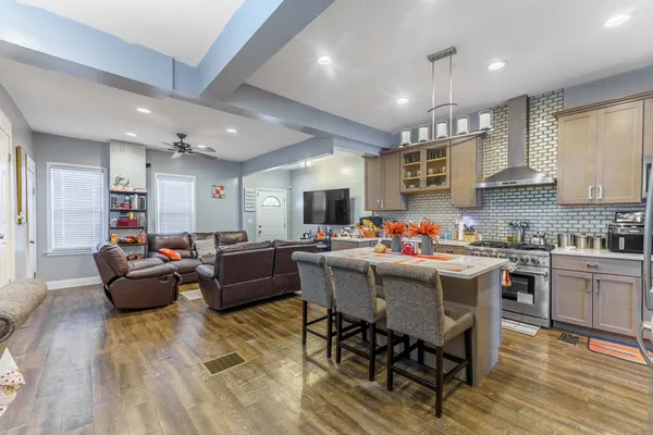 $325,000 | 6929 South Oakley Avenue, Chicago, IL 60636