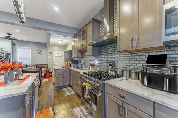 $325,000 | 6929 South Oakley Avenue, Chicago, IL 60636