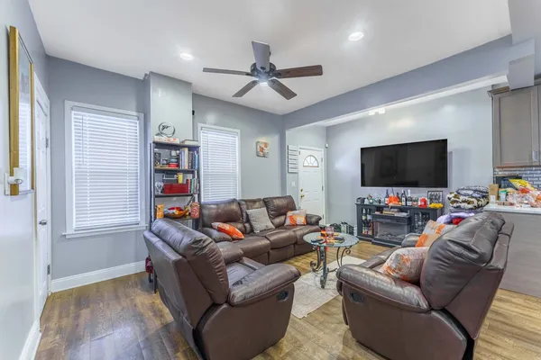 $325,000 | 6929 South Oakley Avenue, Chicago, IL 60636