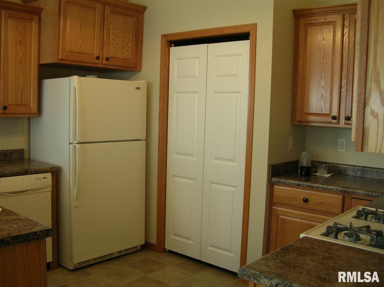 421 Kevin Road Blue Grass, IA 52726 - Photo 9 of 23 Gallery Image 9
