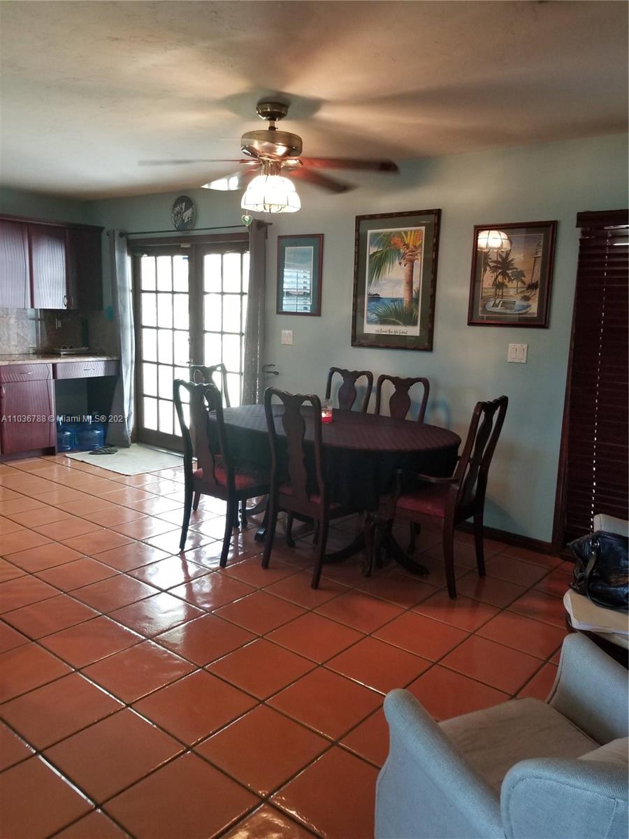 1663 Roberts Road Homestead, FL 33030 - Photo 5 of 27