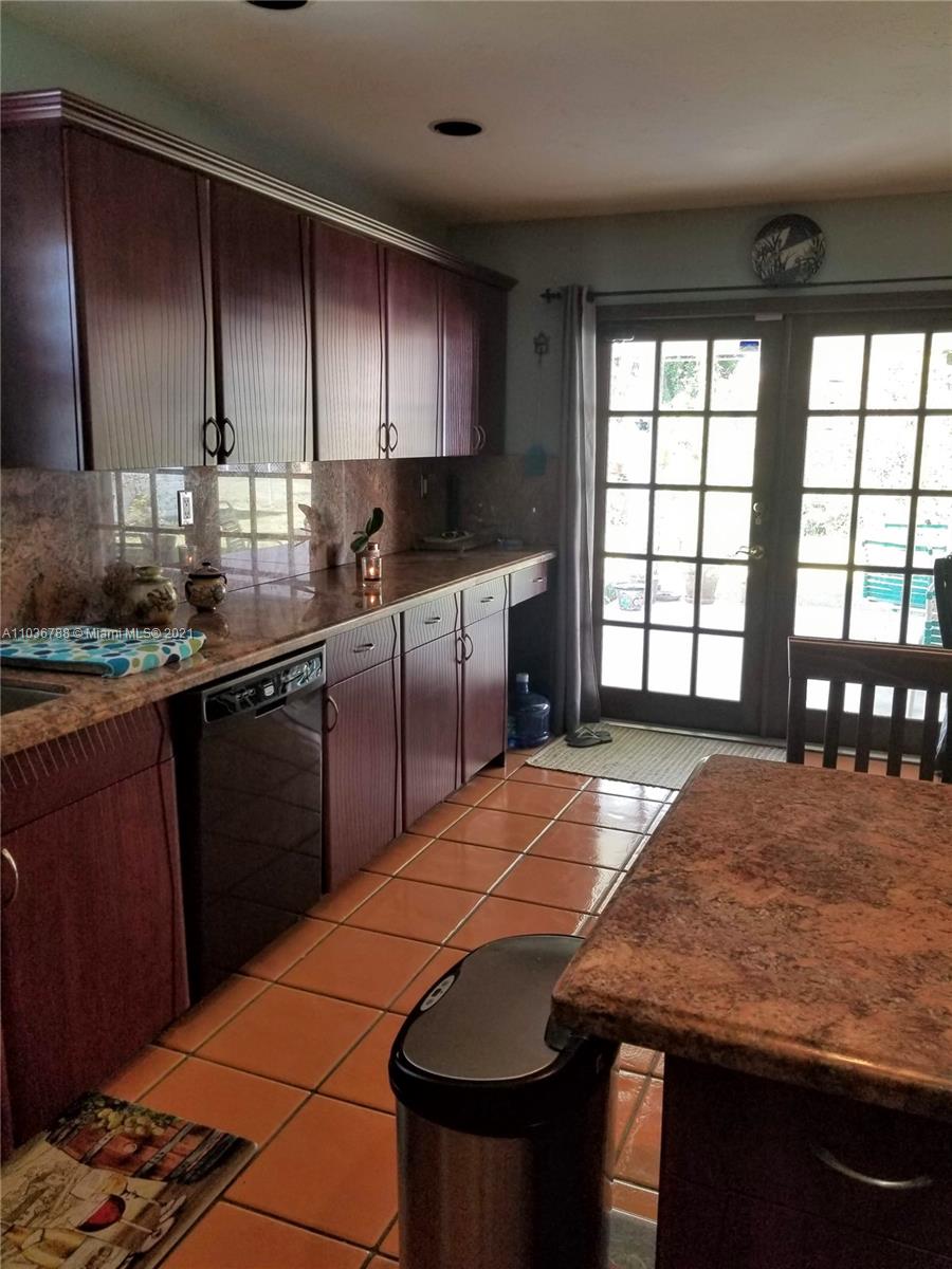 1663 Roberts Road Homestead, FL 33030 - Photo 8 of 27