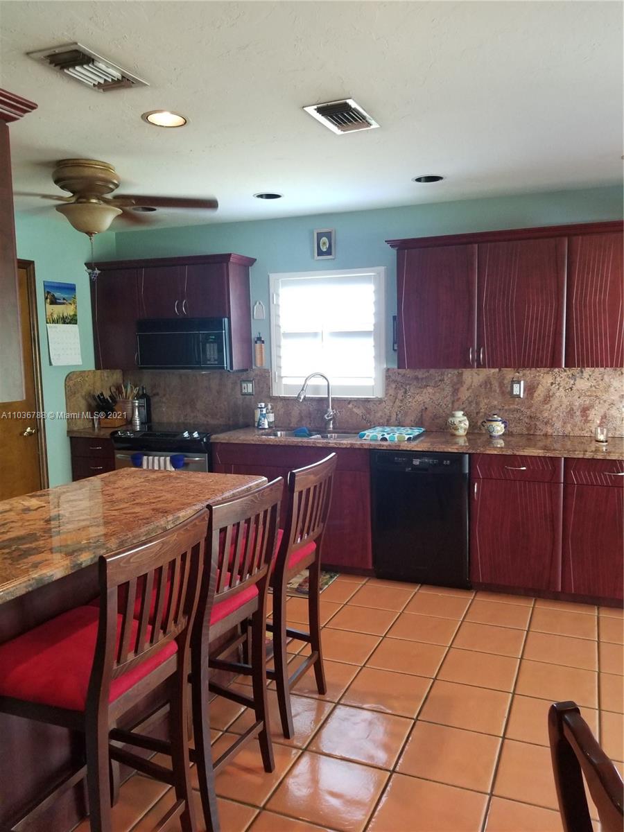 1663 Roberts Road Homestead, FL 33030 - Photo 10 of 27