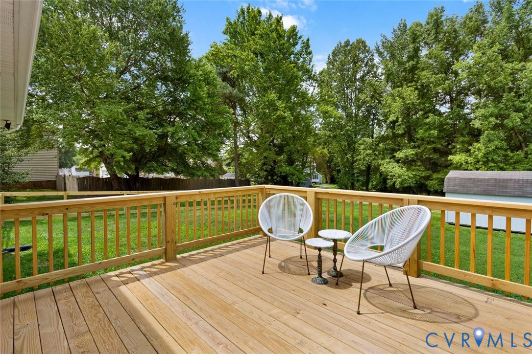 1629 New Market Road Henrico, VA 23231 - Photo 39 of 47 very nice deck accessed from dining room
