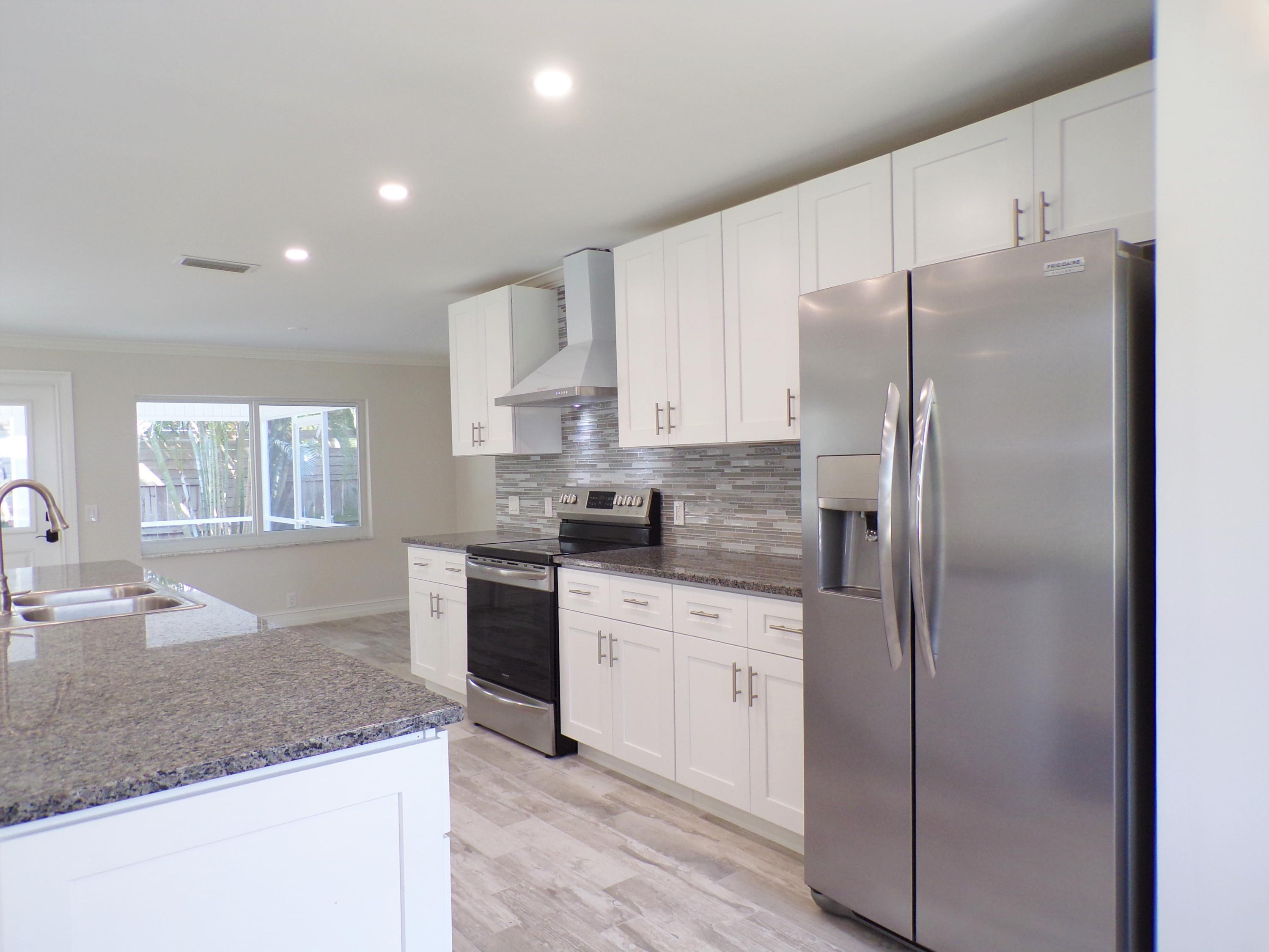 565 Dover Road Tequesta, FL 33469 - Photo 8 of 28 565 N Dover Rd, Tequesta, FL 33469