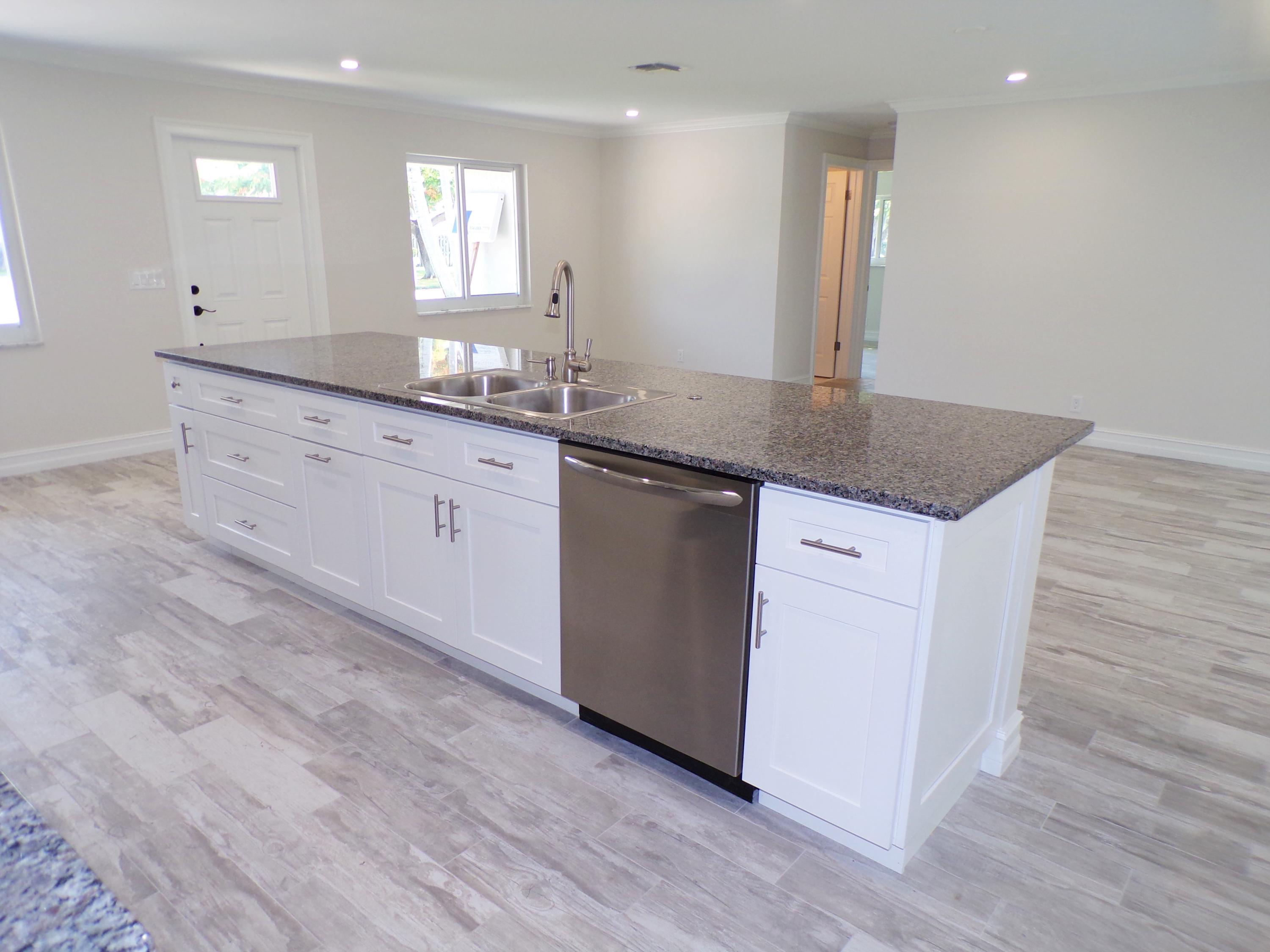 565 Dover Road Tequesta, FL 33469 - Photo 9 of 28 565 N Dover Rd, Tequesta, FL 33469