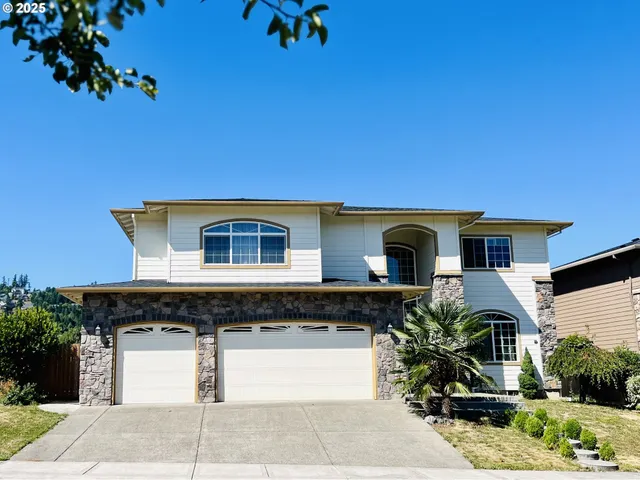 $1,180,000 | 13526 Southeast Ellen Drive, Clackamas, OR 97015