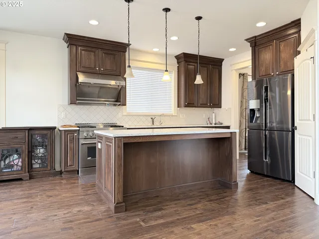 $1,180,000 | 13526 Southeast Ellen Drive, Clackamas, OR 97015