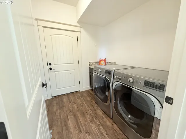 $1,180,000 | 13526 Southeast Ellen Drive, Clackamas, OR 97015