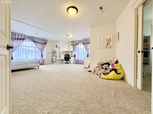 $1,180,000 | 13526 Southeast Ellen Drive, Clackamas, OR 97015