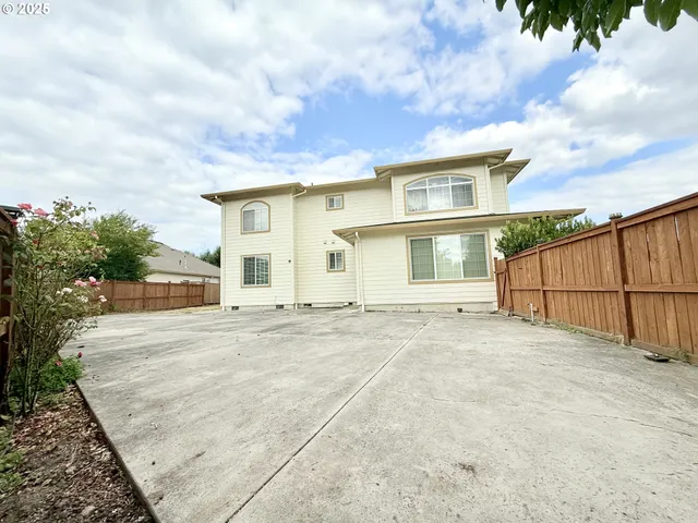 $1,180,000 | 13526 Southeast Ellen Drive, Clackamas, OR 97015