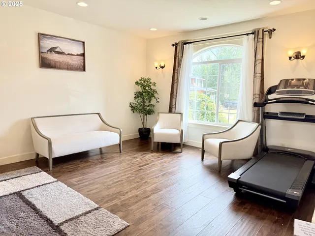 $1,180,000 | 13526 Southeast Ellen Drive, Clackamas, OR 97015