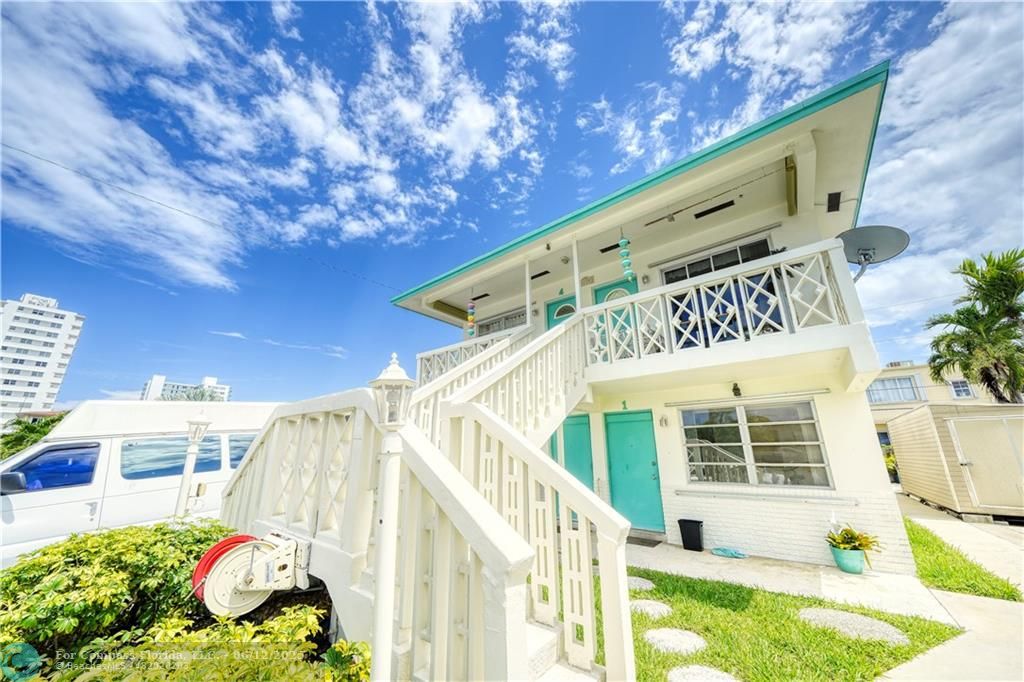 3220 Canal Drive Pompano Beach, FL 33062 - Photo 10 of 77