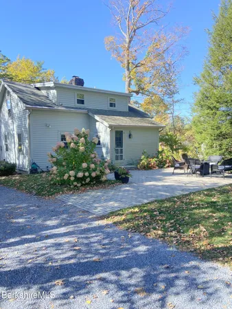 $385,000 | 910 North Hoosac Road, Williamstown, MA 01267