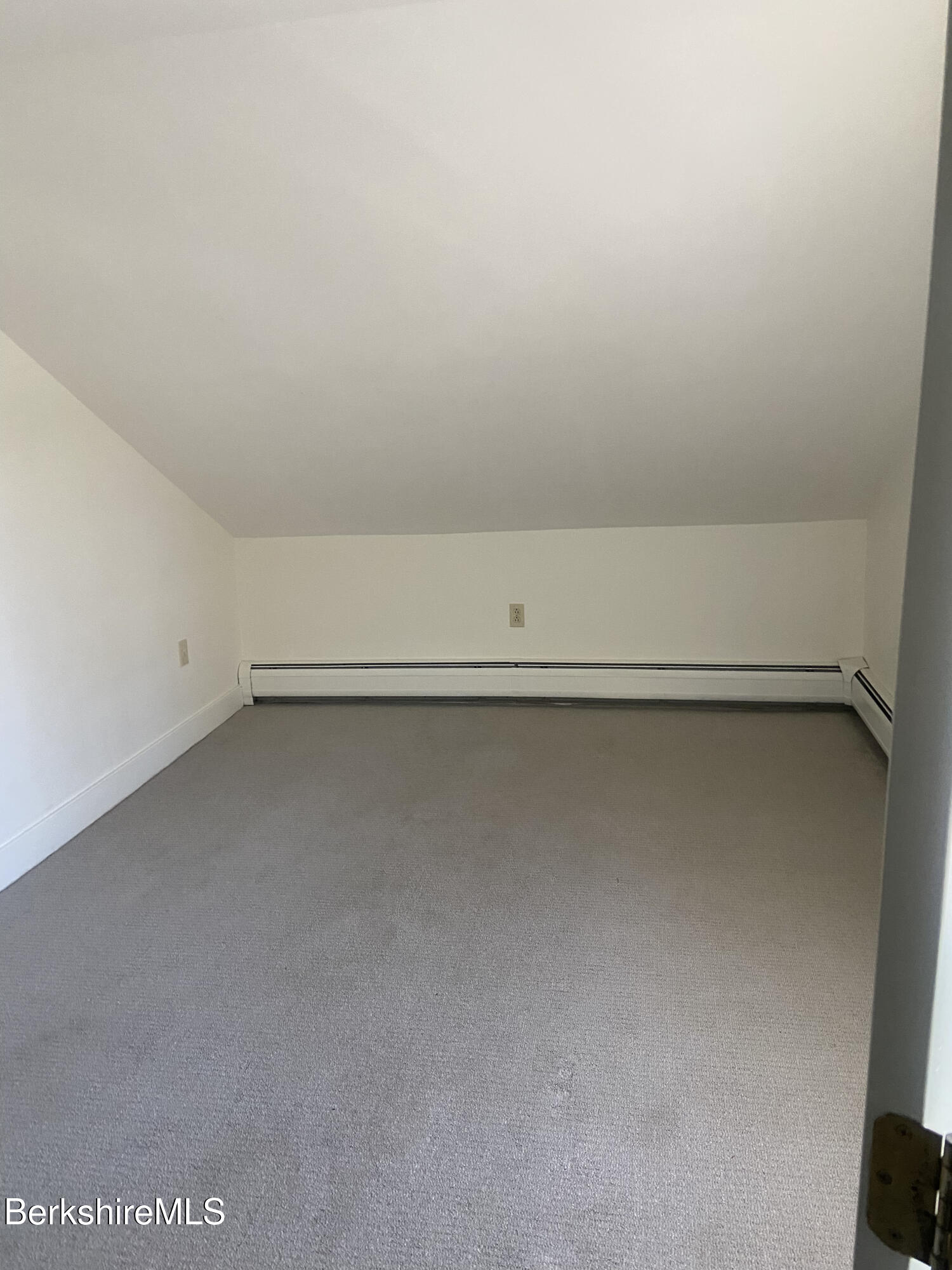 910 North Hoosac Road Williamstown, MA 01267 - Photo 17 of 25 BR 1