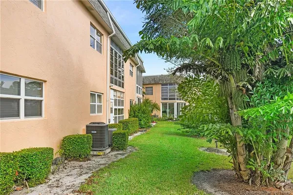 $159,000 | 2950 Southeast Ocean Boulevard, Unit 355, Stuart, FL 34996