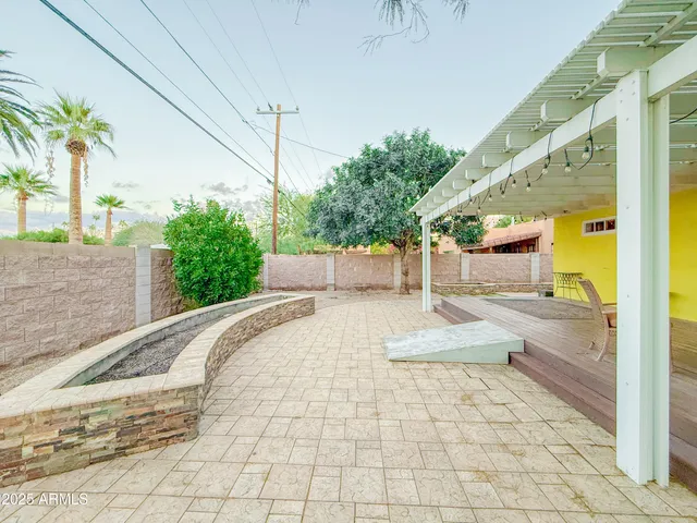 a view of a entryway