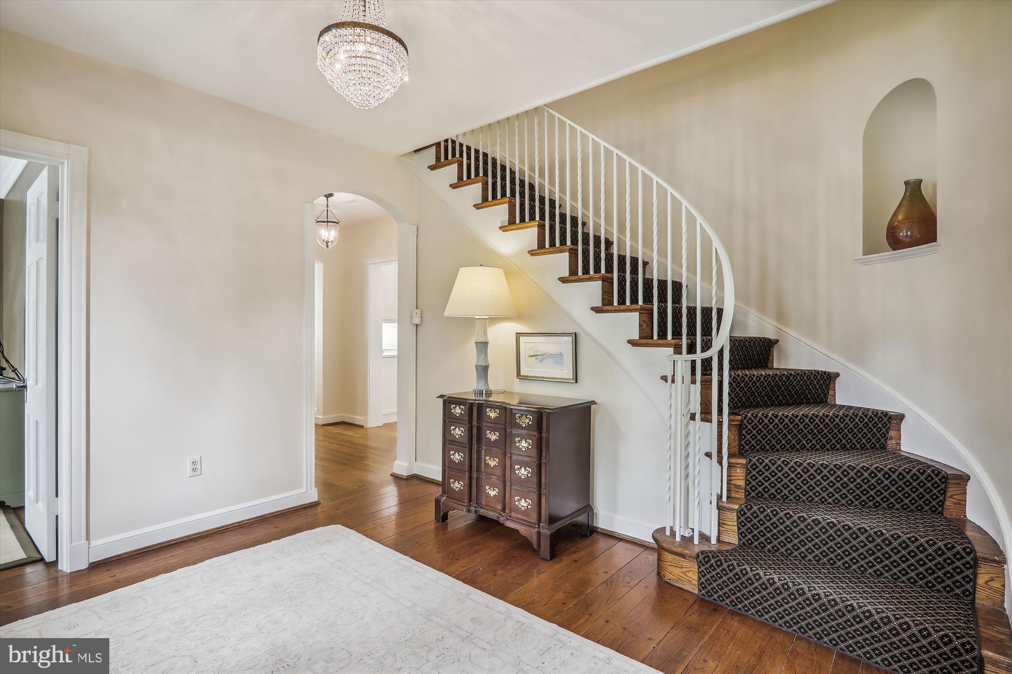 2900 Daniel Road Chevy Chase, MD 20815 - Photo 11 of 87 Foyer