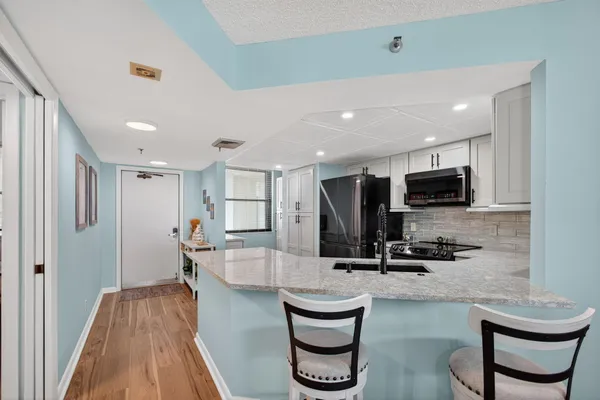 $5,000 | 9650 South Ocean Drive, Unit 302, Jensen Beach, FL 34957