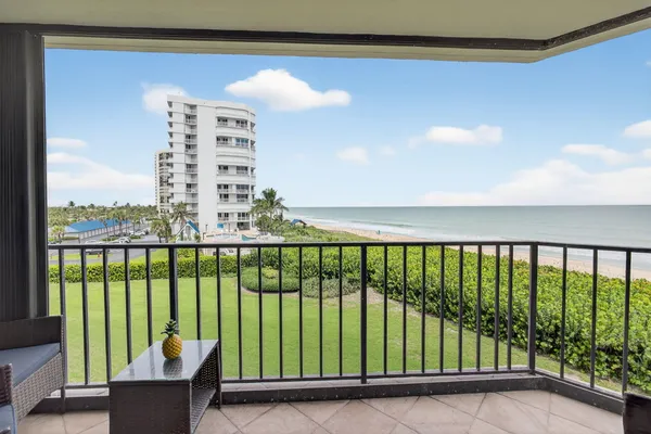 $5,000 | 9650 South Ocean Drive, Unit 302, Jensen Beach, FL 34957
