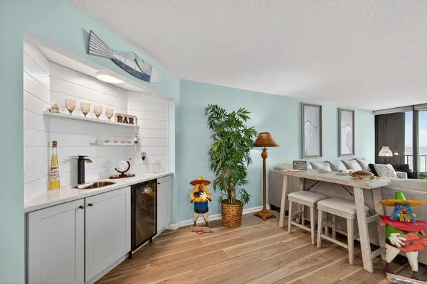 $5,000 | 9650 South Ocean Drive, Unit 302, Jensen Beach, FL 34957