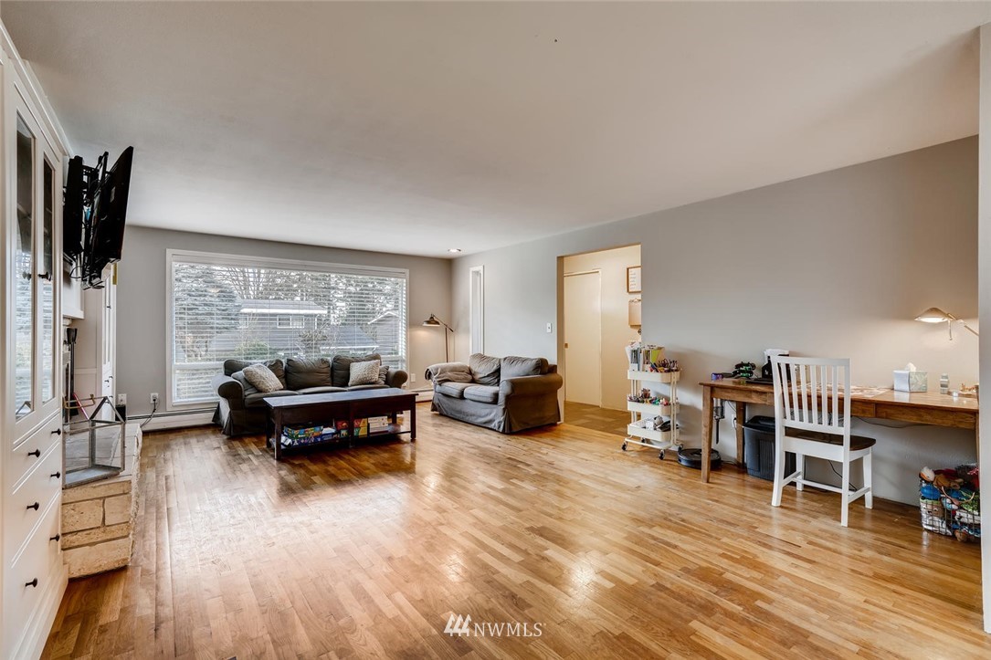 17810 98th Avenue South Renton, WA 98055 - Photo 5 of 28 a living room with furniture and a wooden floor