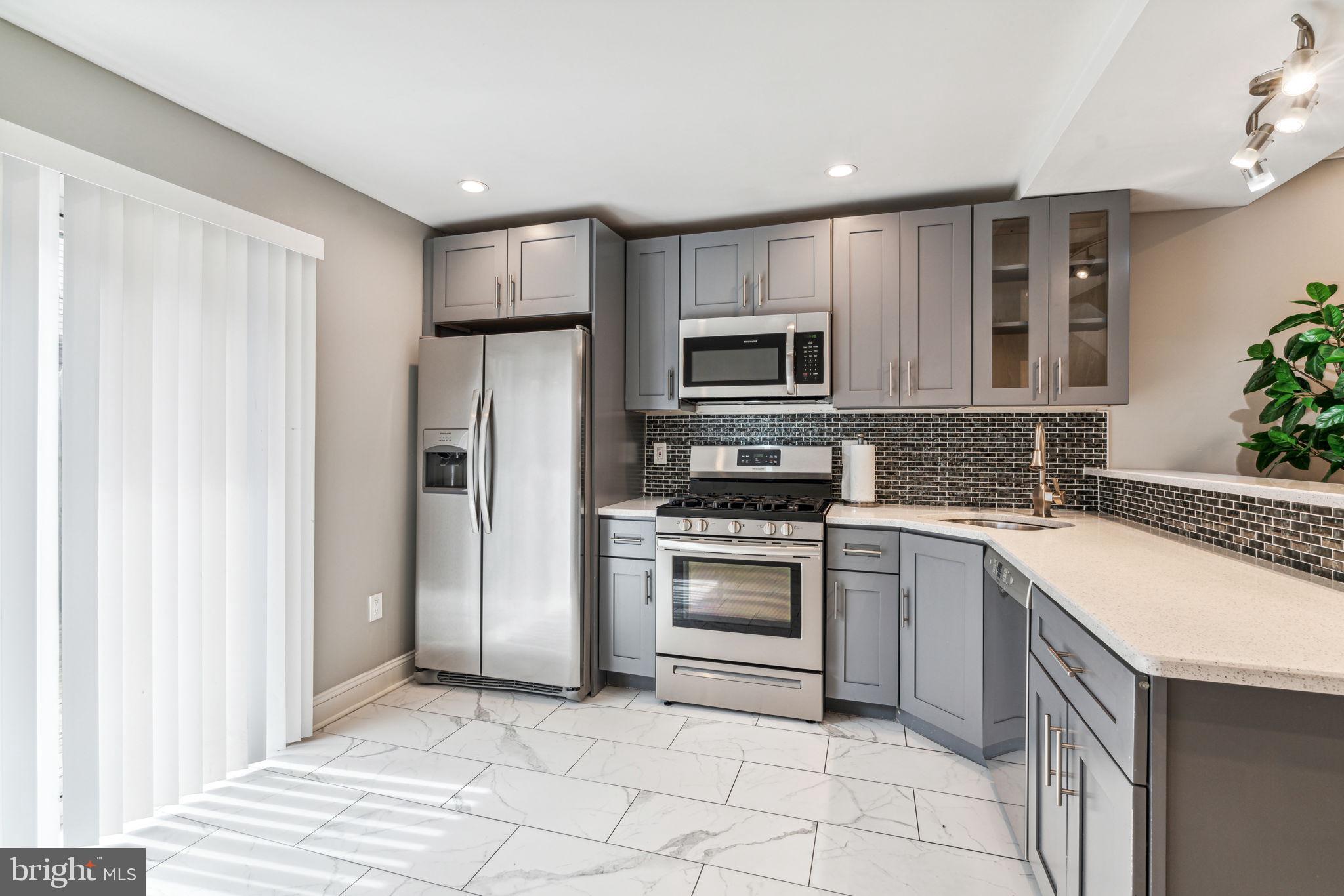 412 Tree Street Philadelphia, PA 19148 - Photo 13 of 43 Kitchen