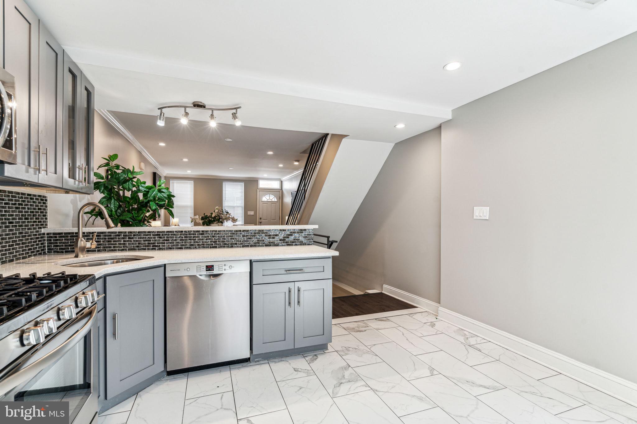 412 Tree Street Philadelphia, PA 19148 - Photo 14 of 43 Kitchen
