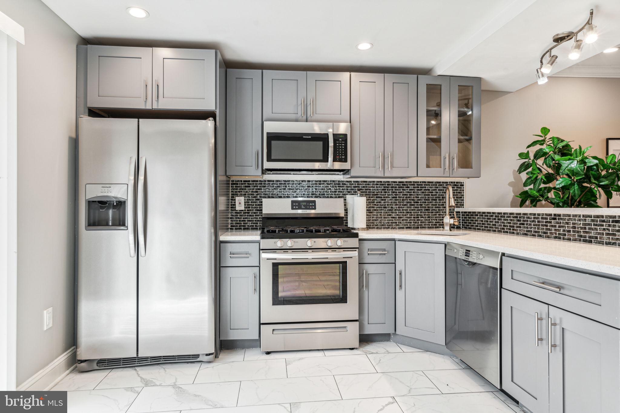 412 Tree Street Philadelphia, PA 19148 - Photo 15 of 43 Kitchen