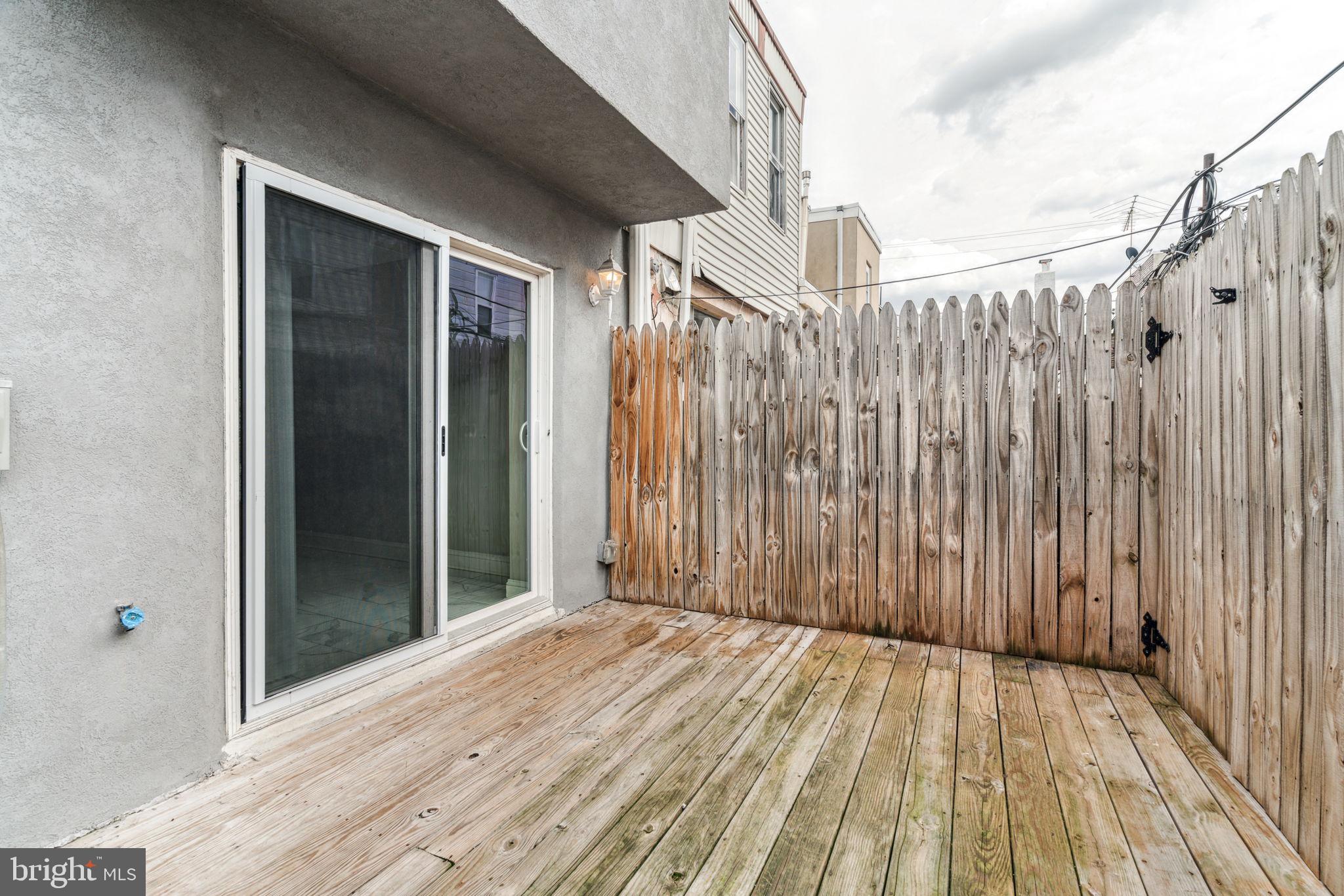 412 Tree Street Philadelphia, PA 19148 - Photo 17 of 43 Back patio