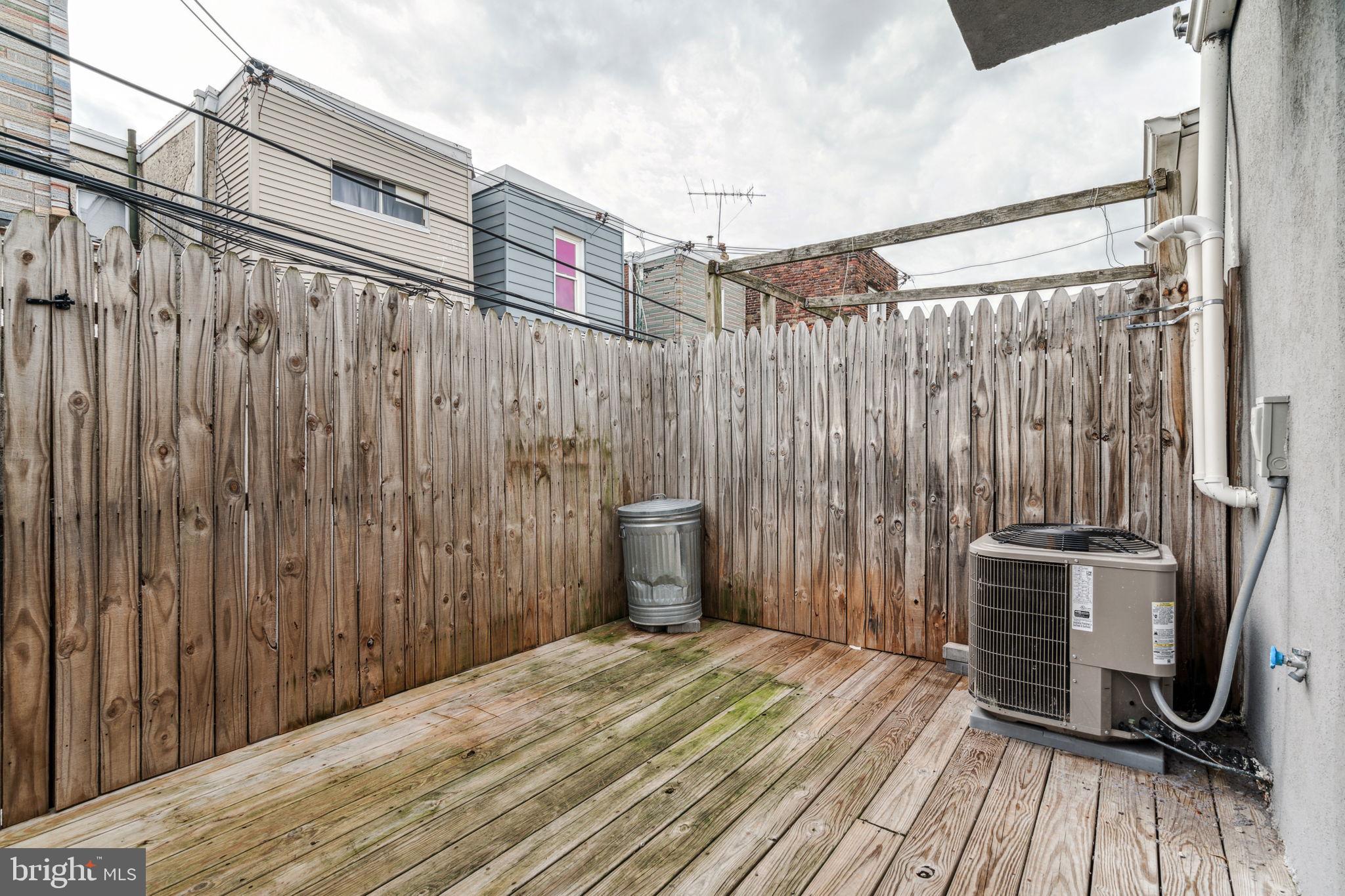 412 Tree Street Philadelphia, PA 19148 - Photo 19 of 43 Back patio