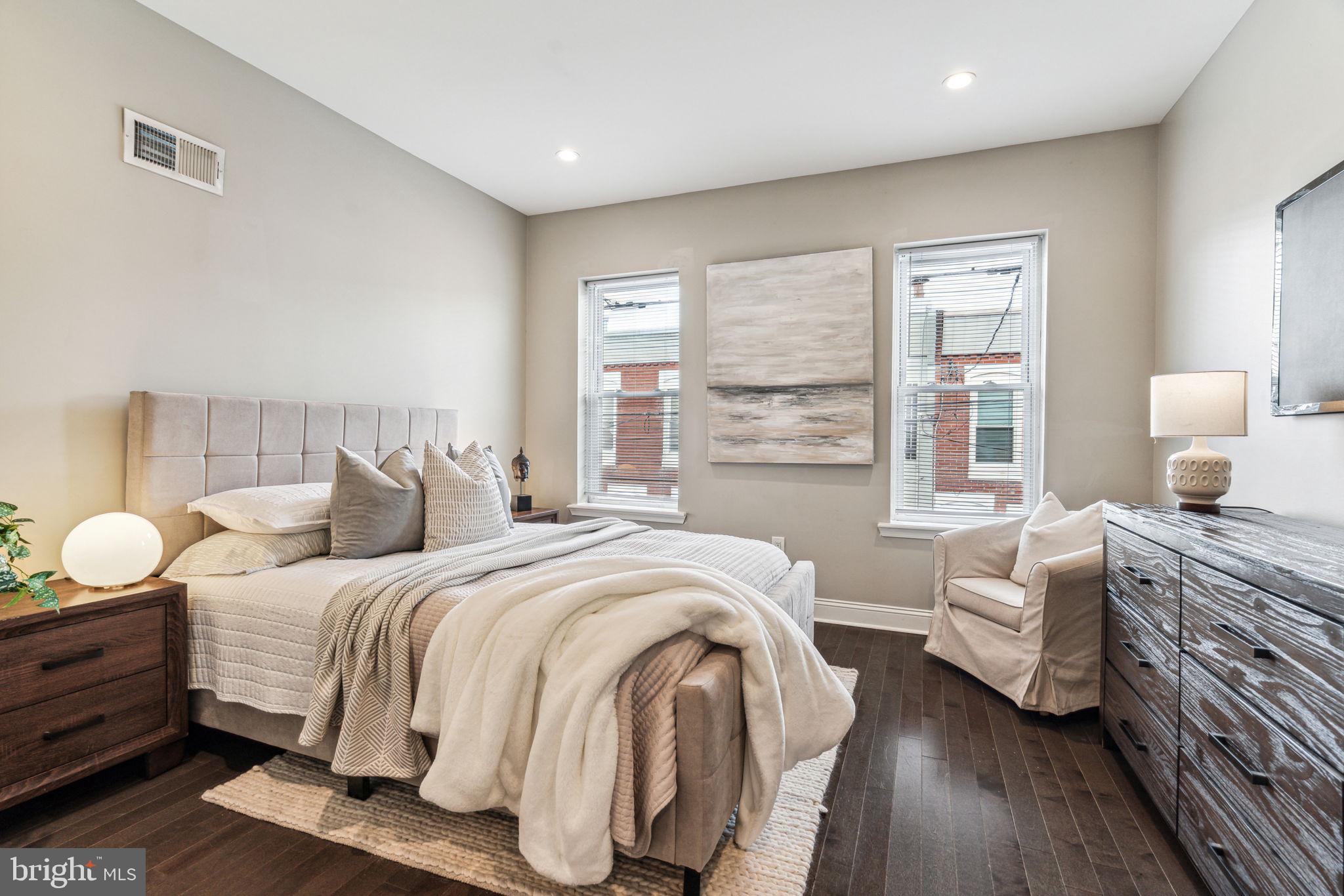 412 Tree Street Philadelphia, PA 19148 - Photo 21 of 43 Bedroom 1- primary suite (front)