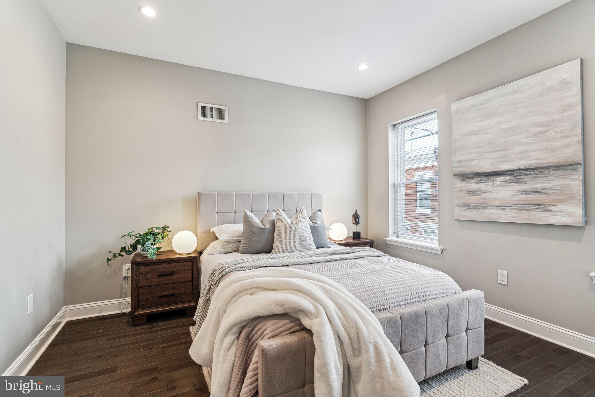412 Tree Street Philadelphia, PA 19148 - Photo 22 of 43 Bedroom 1- primary suite (front)