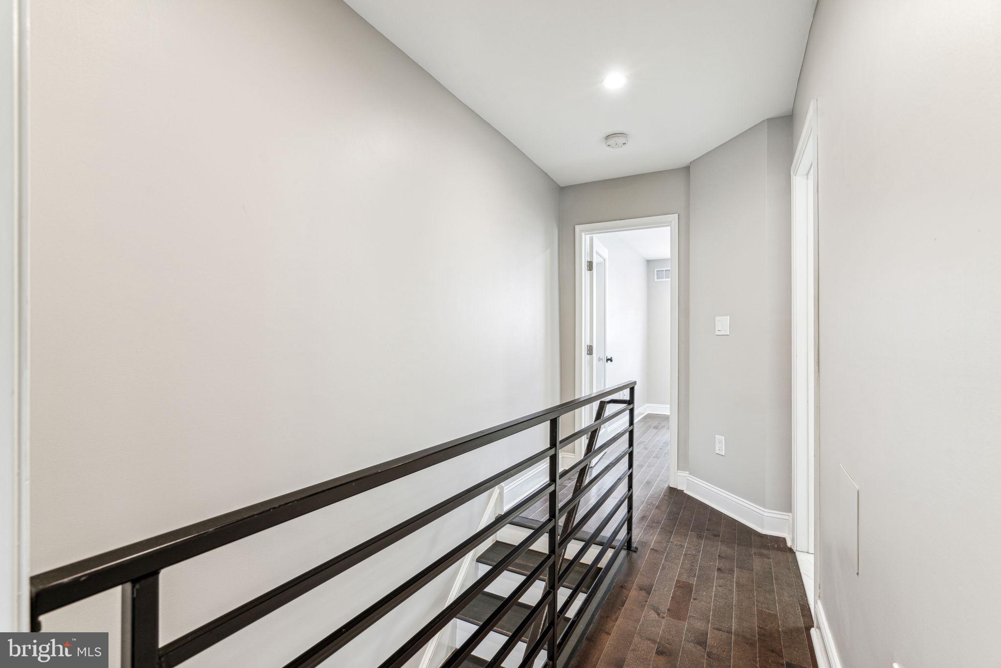 412 Tree Street Philadelphia, PA 19148 - Photo 31 of 43 2nd floor hallway